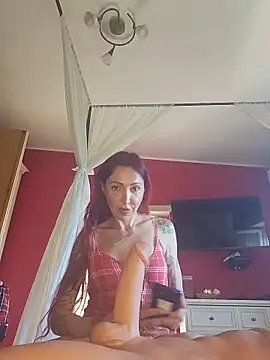 Snapshot of Carolina_red chatting on July 1, 12:18 pm Carolina red online show from July 1, 12:18 pm
