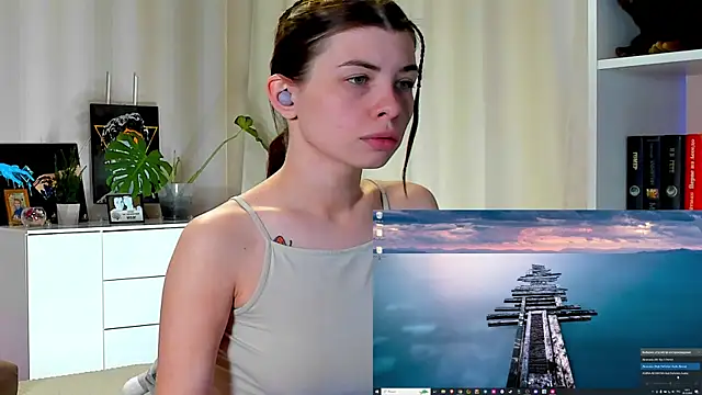 callmetori online show from December 28, 9:20 am