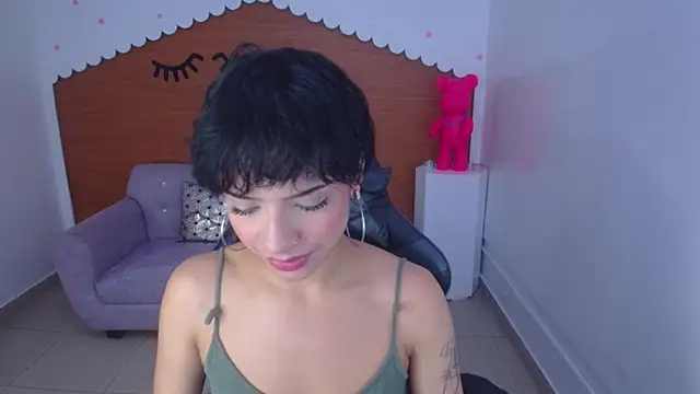 Snapshot of kathina_t chatting on December 7, 11:18 am kathina t online show from December 7, 11:18 am