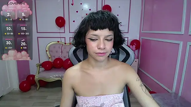 Snapshot of kathina_t chatting on March 1, 1:22 am kathina t online show from March 1, 1:22 am