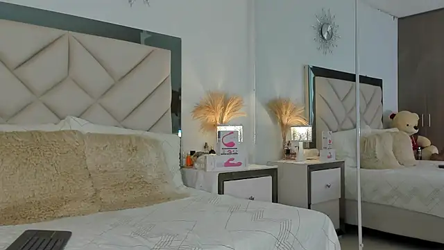 Snapshot of alexa_tobar chatting on September 23, 4:43 pm alexa tobar online show from September 23, 4:43 pm