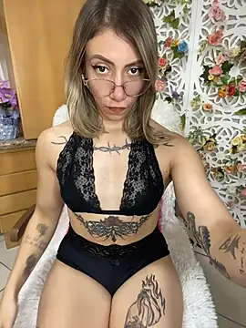 Snapshot of loira_messi chatting on June 3, 5:21 am loira messi online show from June 3, 5:21 am