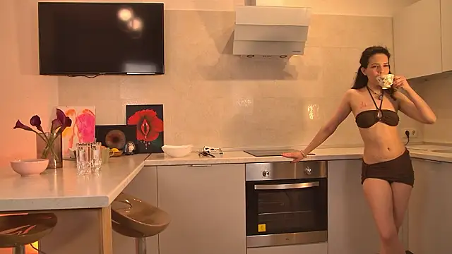 AngellaRoss online show from March 4, 7:20 pm