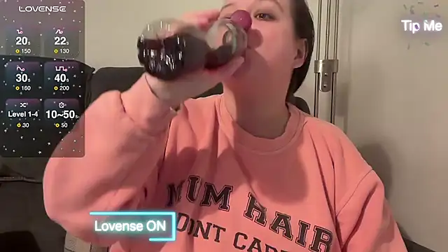 NaughtyWifeUK online show from February 7, 9:37 pm