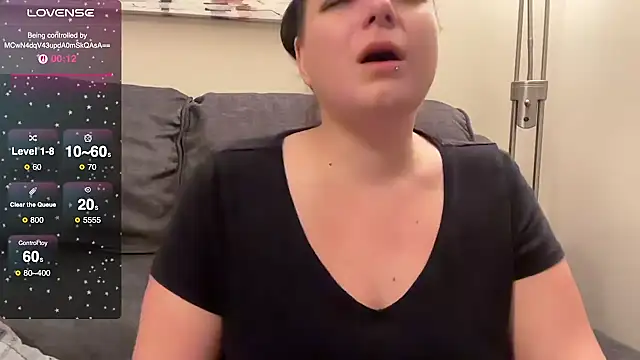 NaughtyWifeUK online show from November 16, 1:44 am