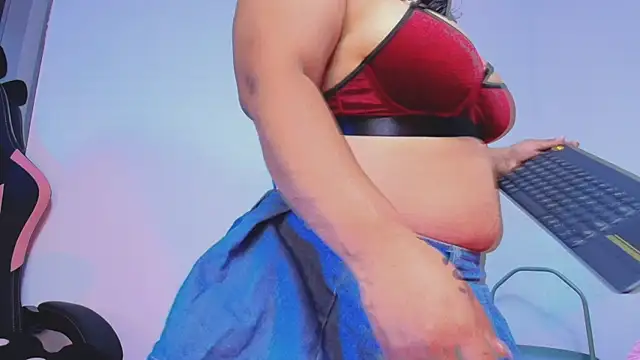 Brenda  gomez online show from February 27, 12:23 pm