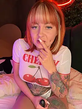Snapshot of ObviouslyPeachy chatting on April 7, 7:58 pm ObviouslyPeachy online show from April 7, 7:58 pm
