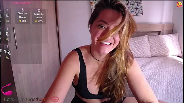 ParisW online show from December 20, 5:42 pm