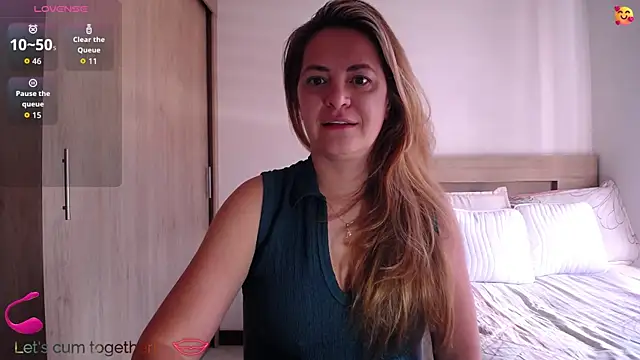 ParisW online show from July 10, 2:52 pm