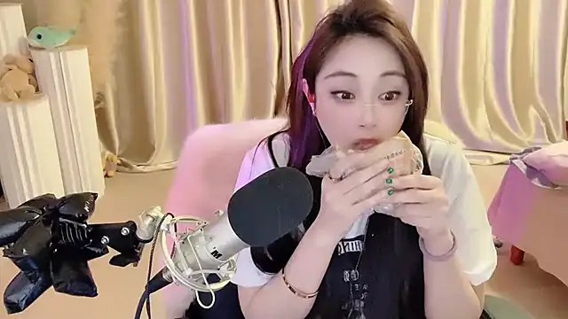 Daisy-77 online show from March 5, 9:04 pm