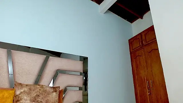 cintia hills online show from January 10, 4:54 am