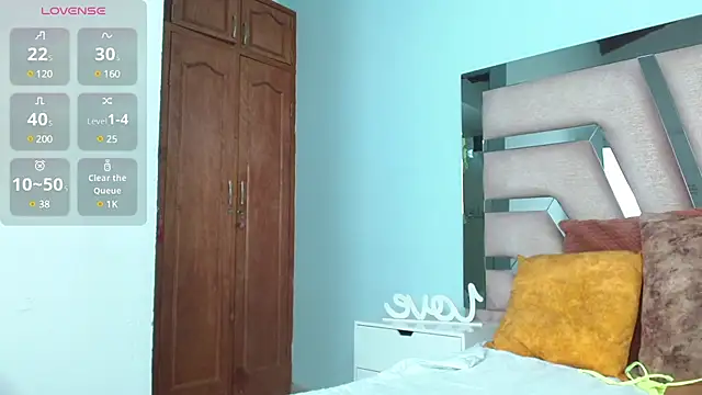 cintia hills online show from March 13, 7:20 am