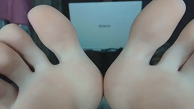 AgnesMillerS online show from April 7, 9:10 am