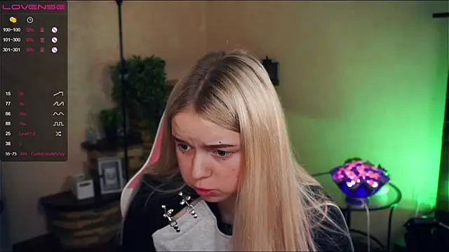 ZaraCreedon online show from January 27, 11:33 pm