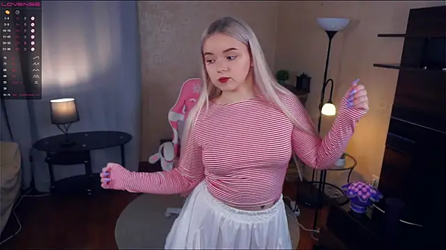 ZaraCreedon online show from February 5, 7:20 pm