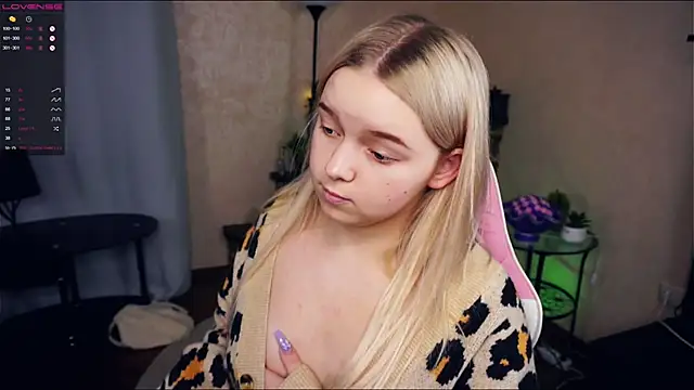 ZaraCreedon online show from February 10, 11:02 pm