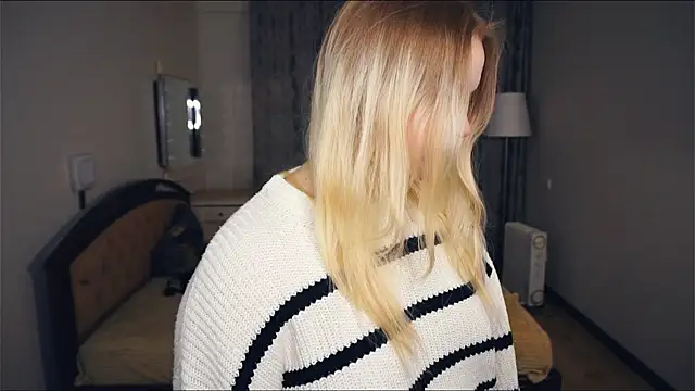 ZaraCreedon online show from October 6, 5:16 am