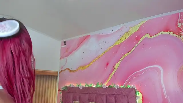 Daisy  rose online show from April 14, 3:01 am