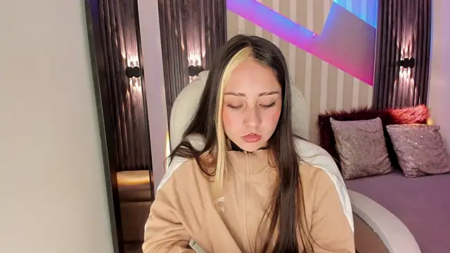 emily layton online show from September 22, 2:19 pm