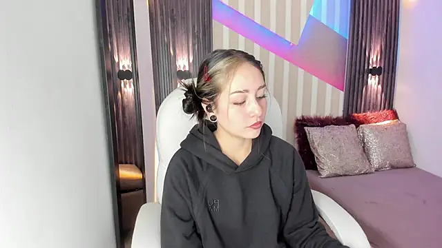 emily layton online show from October 2, 2:35 pm