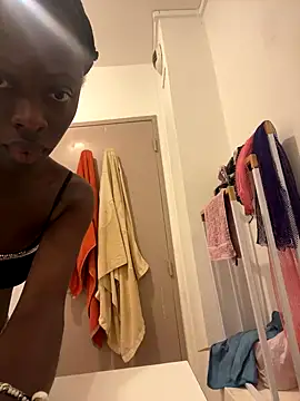 Snapshot of pupine35 chatting on September 9, 1:54 pm pupine35 online show from September 9, 1:54 pm