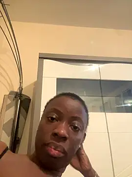 Snapshot of pupine35 chatting on November 18, 6:18 am pupine35 online show from November 18, 6:18 am