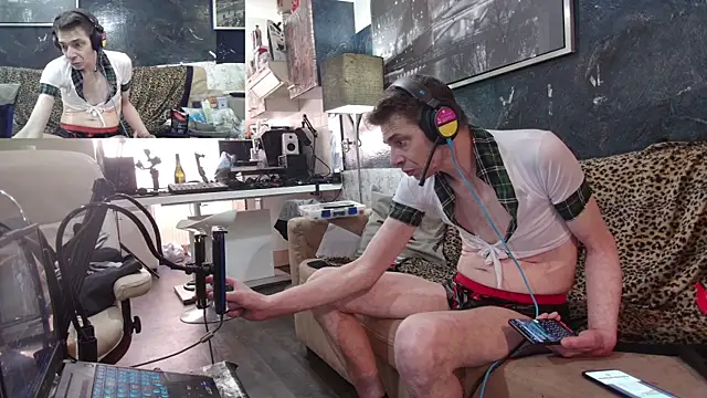 Doggyray44 online show from February 19, 10:12 am