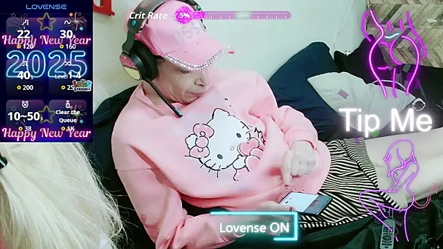 Snapshot of Doggyray44 chatting on February 3, 10:20 am Doggyray44 online show from February 3, 10:20 am