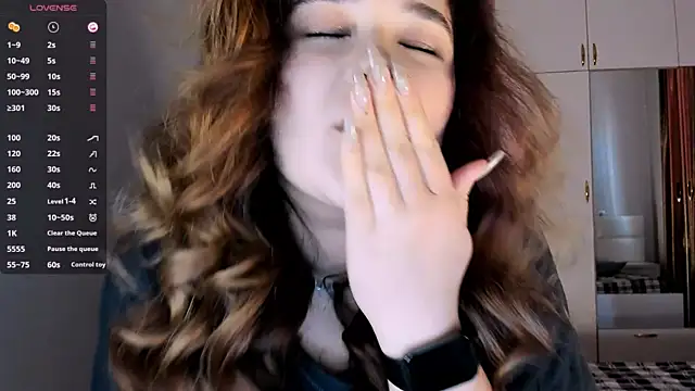 Snapshot of July_Slowdive chatting on January 28, 11:17 am July Slowdive online show from January 28, 11:17 am