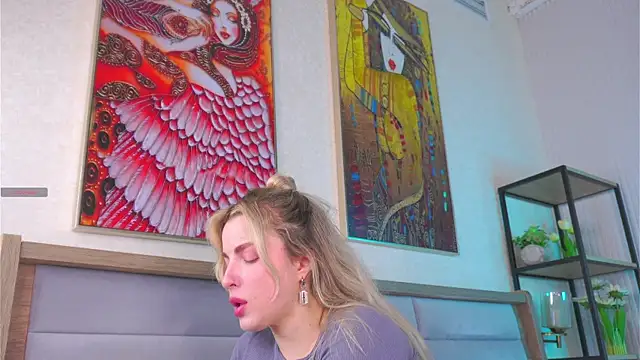 Snapshot of LiliBanger chatting on July 10, 4:06 am LiliBanger online show from July 10, 4:06 am