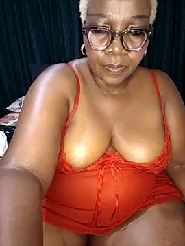 dirasweetlipsxx online show from April 16, 9:39 pm