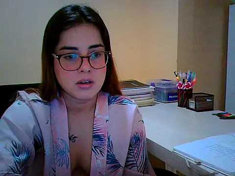 Snapshot of maliamiller chatting on October 25, 8:36 pm maliamiller online show from October 25, 8:36 pm