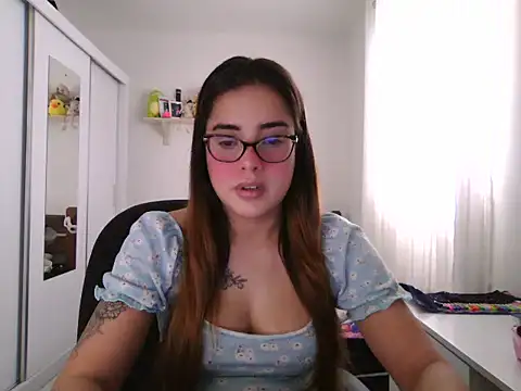 maliamiller online show from June 12, 12:15 pm