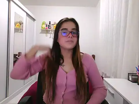 maliamiller online show from June 29, 9:04 am