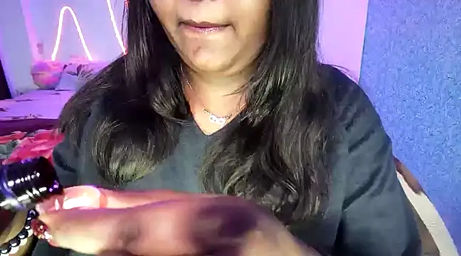 Snapshot of expression_queen chatting on December 1, 9:26 pm expression queen online show from December 1, 9:26 pm