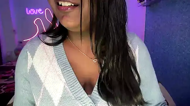 Snapshot of expression_queen chatting on December 22, 5:34 am expression queen online show from December 22, 5:34 am