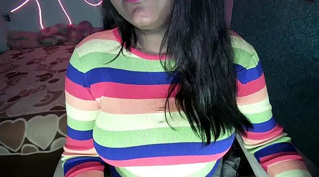 Snapshot of expression_queen chatting on February 18, 6:04 pm expression queen online show from February 18, 6:04 pm