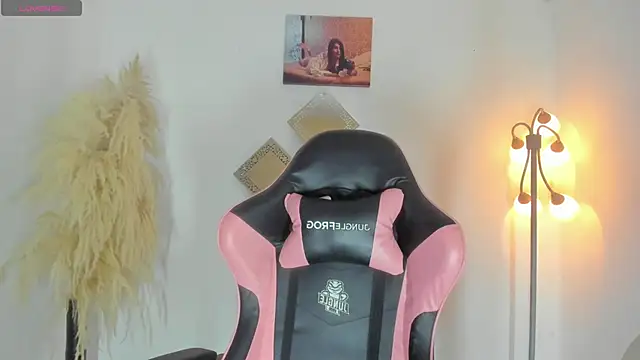 kattadoll online show from March 29, 10:54 pm