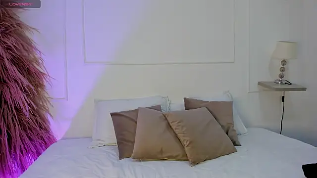 Snapshot of _ashleymiller chatting on January 24, 5:53 pm ashleymiller online show from January 24, 5:53 pm