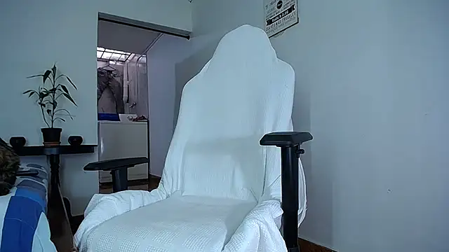 diamond black00 online show from January 5, 8:23 pm