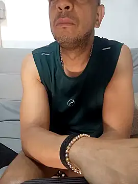 Snapshot of latinmartin73 chatting on February 1, 3:39 pm latinmartin73 online show from February 1, 3:39 pm
