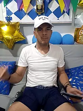 Snapshot of latinmartin73 chatting on September 27, 12:43 pm latinmartin73 online show from September 27, 12:43 pm
