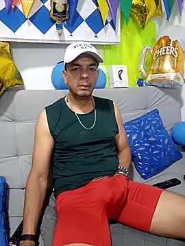 Snapshot of latinmartin73 chatting on October 4, 2:20 am latinmartin73 online show from October 4, 2:20 am