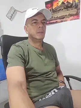 latinmartin73 online show from November 19, 12:05 pm