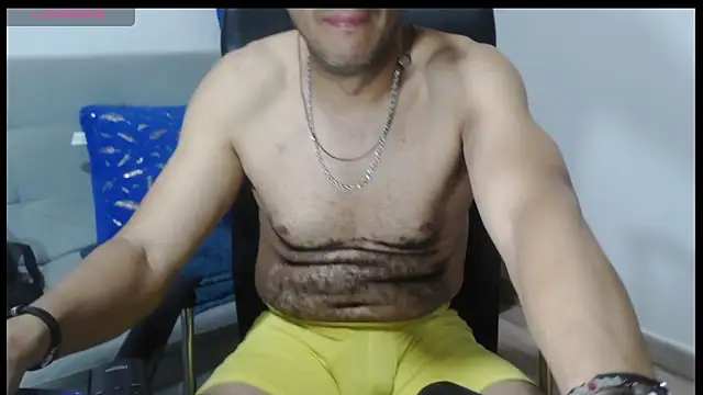 latinmartin73 online show from March 29, 2:44 am