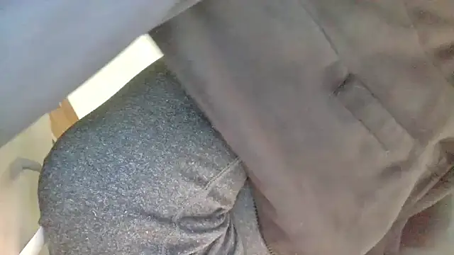 huzi518 online show from March 8, 3:06 am