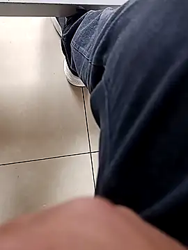 huzi518 online show from November 11, 8:36 am