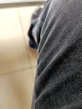 huzi518 online show from December 1, 3:00 am