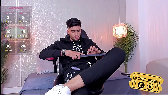 Colt Perci online show from March 8, 4:12 am