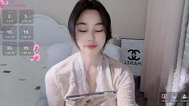 Caitlyn   online show from February 7, 11:23 am